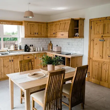 Modern Self Catering Apartment, Miltown Malbay Milltown Malbay Extérieur photo